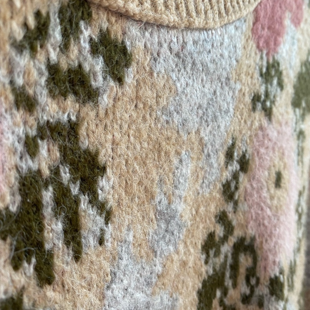 Oversized Zara Knit Sweater - Size L - Heavy Sweater - Warm - Pretty - Picture 5 of 12